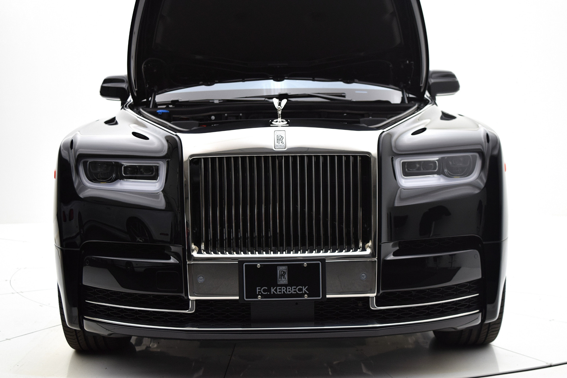 Rolls Royce Phantom 2021 на прозрачный фон